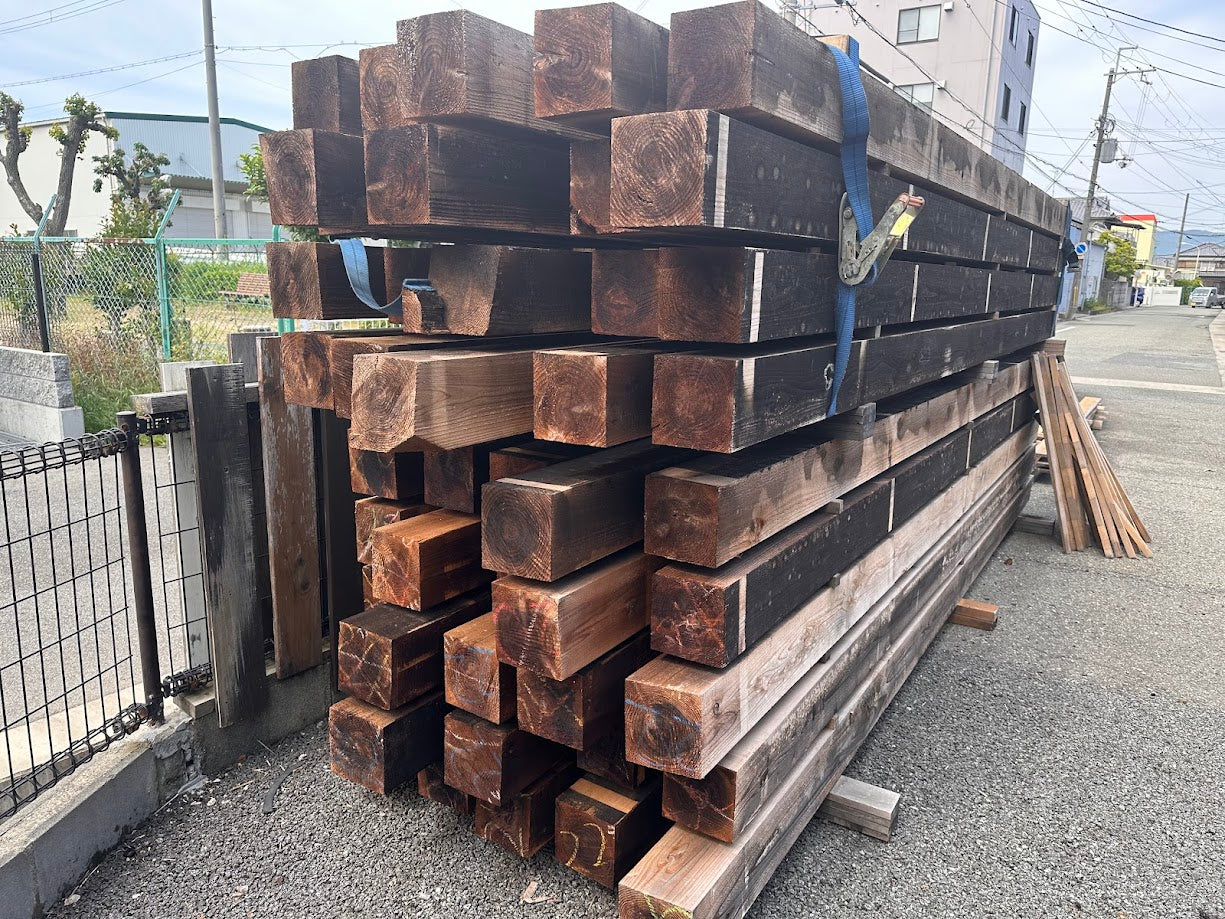 Smoked Beam(スモークビーム 150角) 無塗装(ブラックブラウン系) 長さ4,000mm