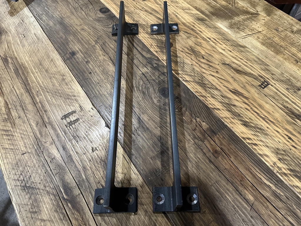 アイアンドアハンドル FB縦型(黒皮) 長さ500mm 1個