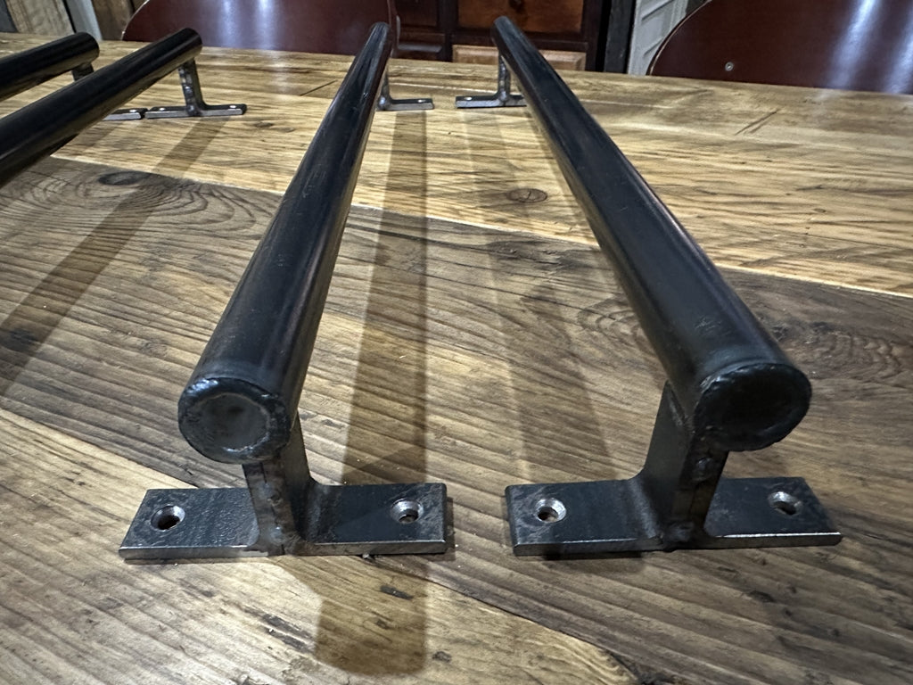 アイアンドアハンドル 丸棒型(黒皮) 長さ500mm 1個
