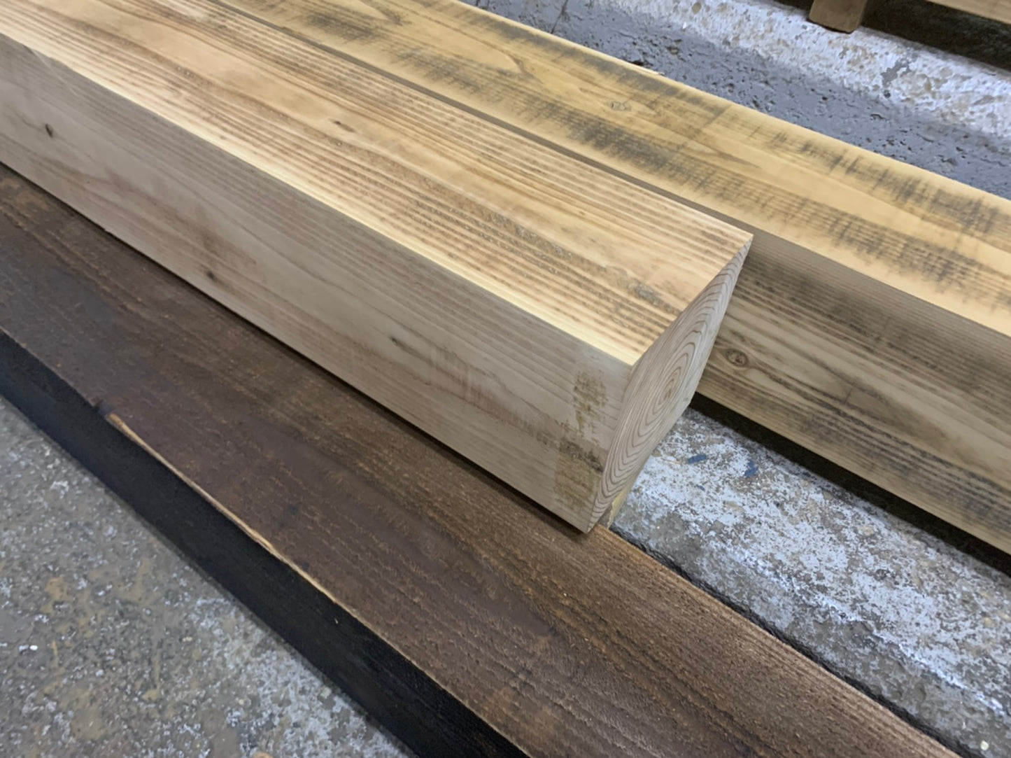 Smoked Beam Clear Coated(スモークビーム 150角) クリア塗装(ライトブラウン系)/サンディング加工 長さ2,000mm