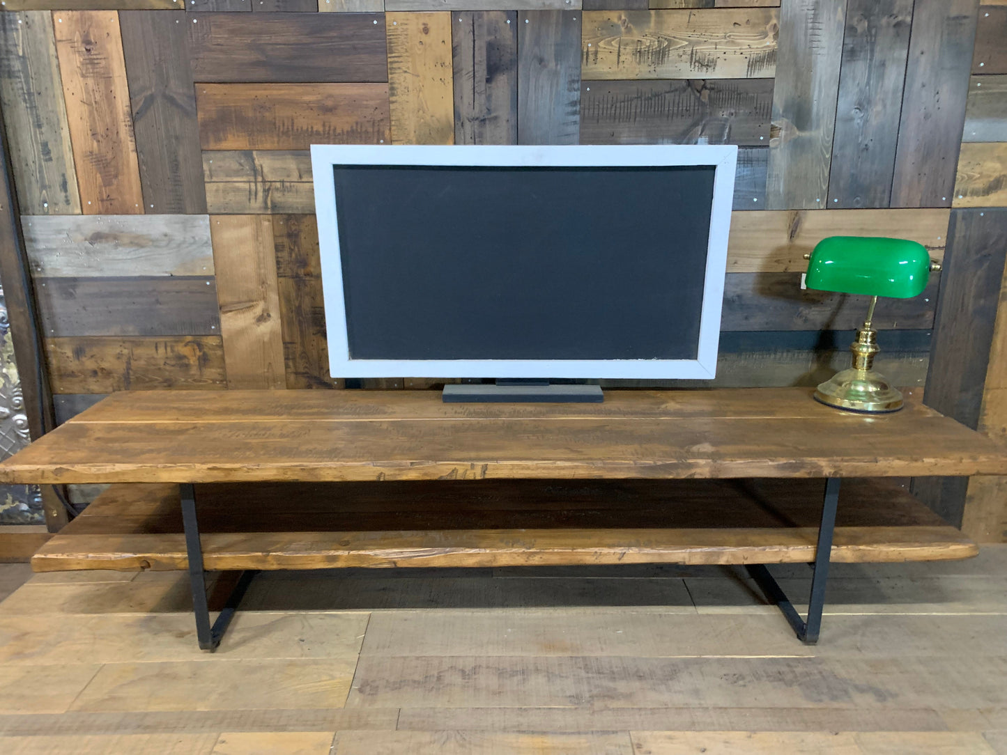 簡単DIYで作るアイアンレッグのテレビ台・ローボード(SPF材/エイジング加工塗装) 長さ1,800mm